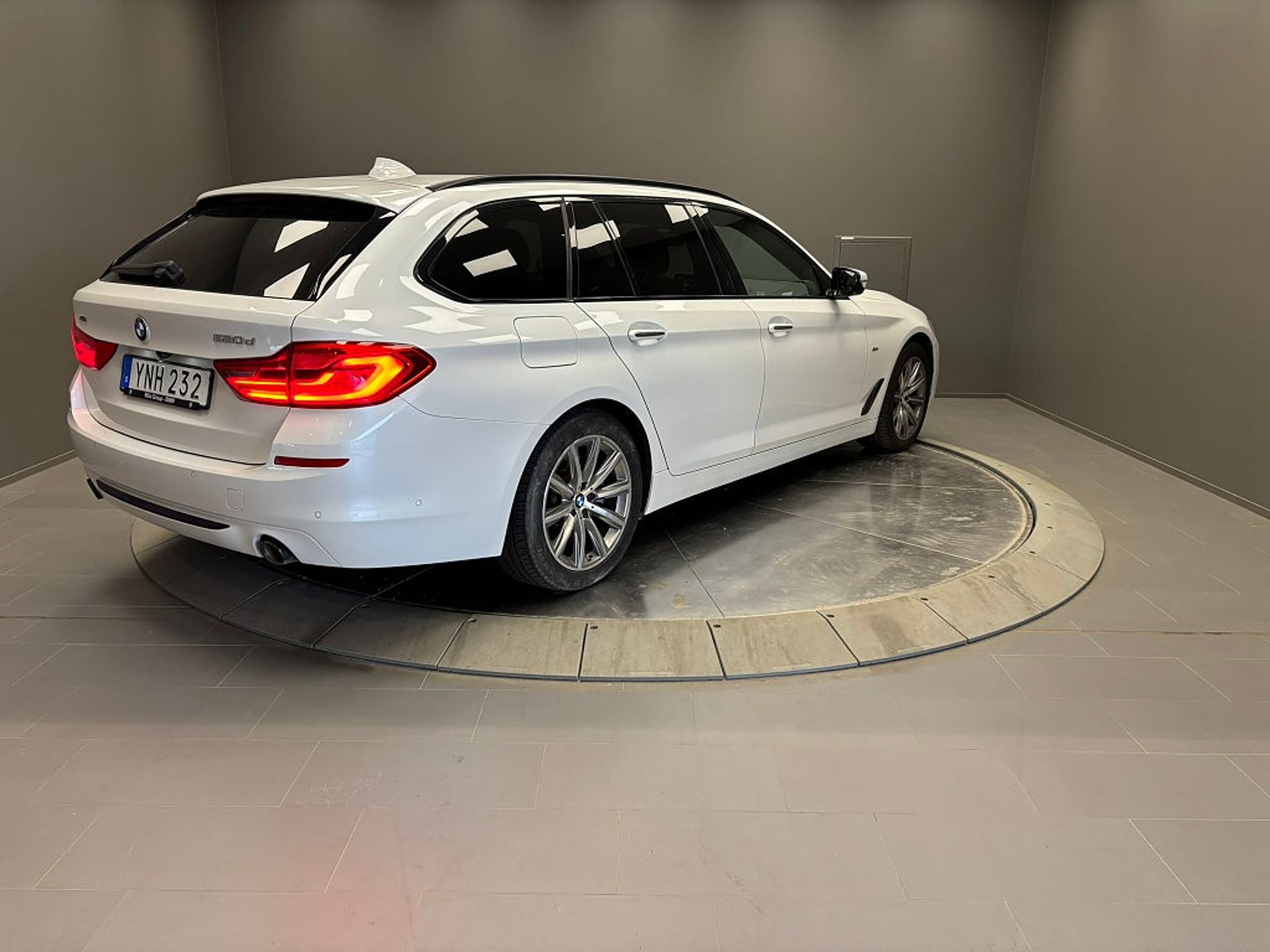 BMW 520 2018, bild 5/10