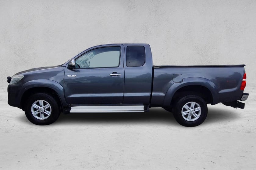 Bilde 3 av Toyota Hilux Extra Cab 2.5 SR Manuell Billigbil - EU ok til 31.10.26