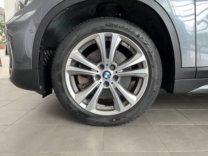 Bild 4 av BMW X1 sDrive20i Model Sport Line HiFi PDC Rattvärme Head Up