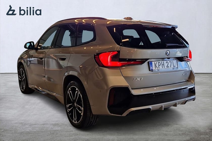 Bild 2 av BMW iX1 xDrive30 M Sport/Pano/Drag/H/K/Rattvärme/DEMOBIL