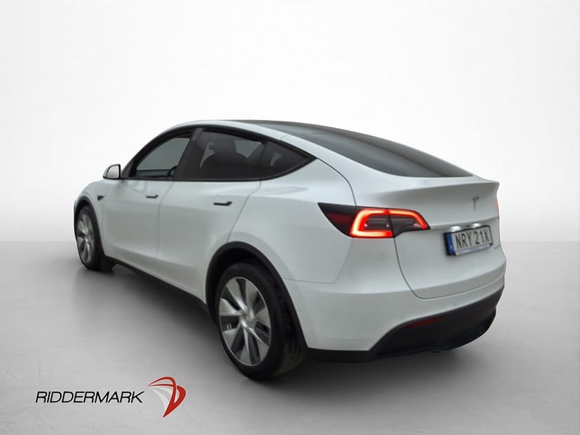 Bild 5 av Tesla Model Y Long Range AWD Autopilot Panorama Svensksåld