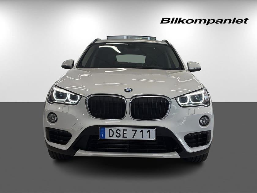 Bild 2 av BMW X1 xDrive20d Model Sport H&K HUD Drag Panorama