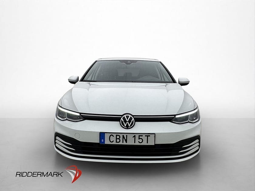 Bild 2 av Volkswagen Golf 1.0 eTSI 110hk Cockpit Kamera Navi CarPlay