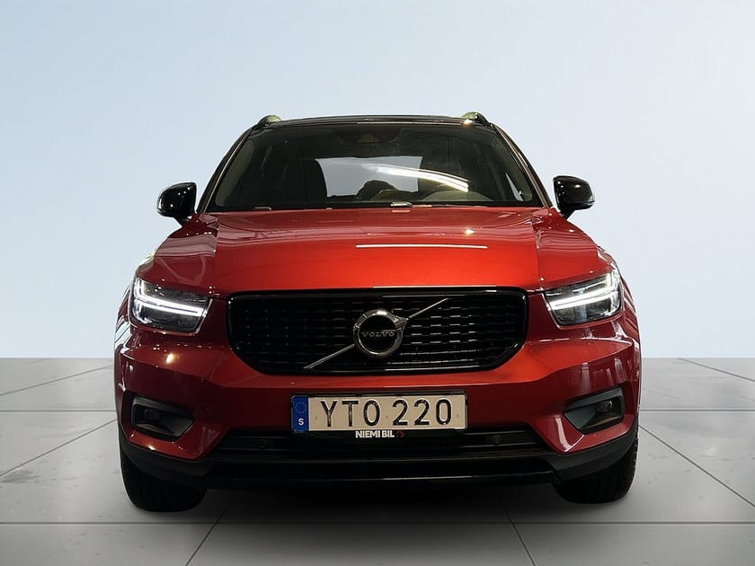 Bild 2 av Volvo XC40 D4 AWD Aut R-Design Pano/Drag/Dvärm/Kamera/Adap.Fhåll