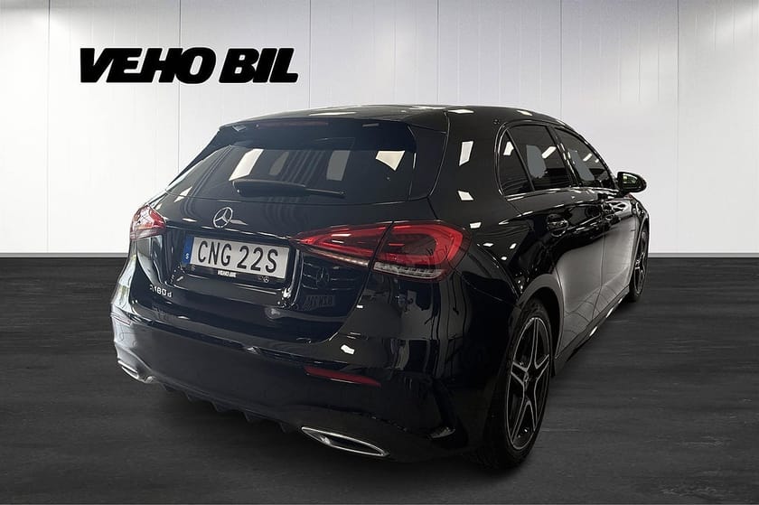 Bild 3 av Mercedes-Benz A 180 d A180 AMG Line | Värmare | NIGHT PACKAGE | BACKKAMERA |