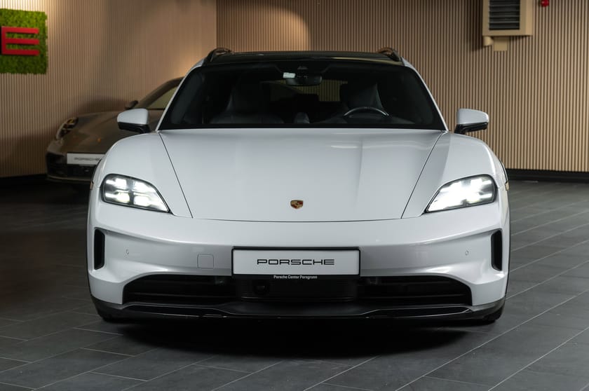 Bilde 2 av Porsche Taycan 4 Cross Turismo 18veis/Matrix/SoftClose/HUD/chrono/ACC/Pano/Matrix