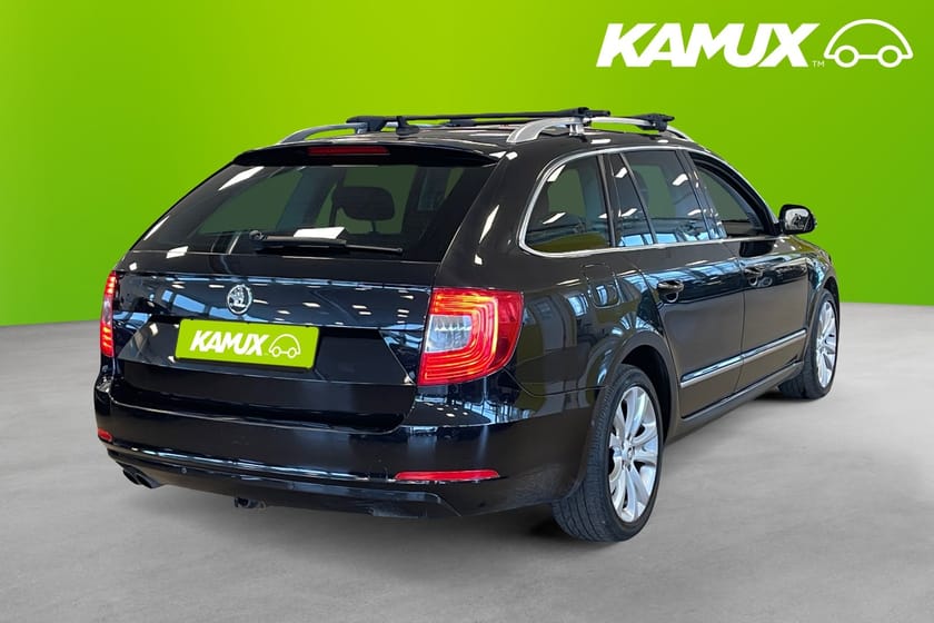 Bild 4 av Škoda Superb Kombi 2.0 TDI 4x4 Elegance Tre-kronor Värmare Drag