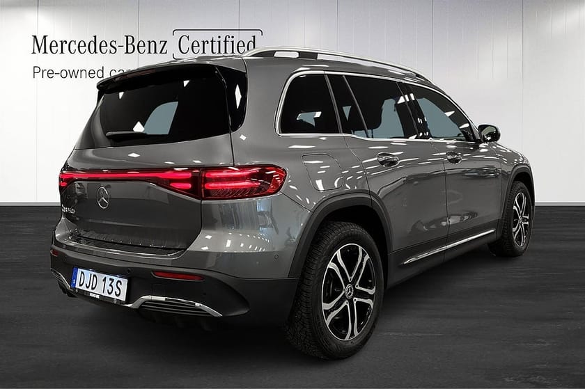 Bild 3 av Mercedes-Benz EQB 250+ AMG Line Distronic Drag Panelbelysning Rattvärme