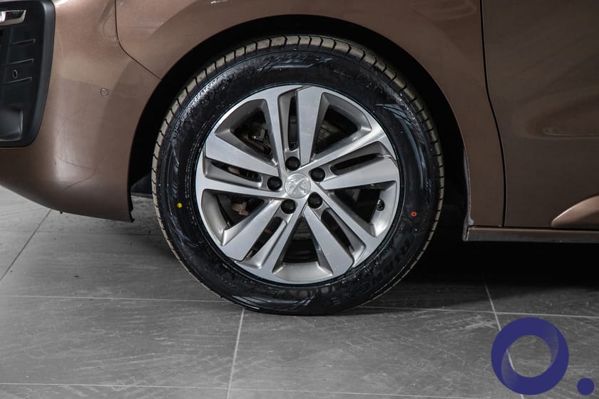 Bilde 4 av Peugeot e-Traveller 75 50kWh | 8 S | Skinn | Panorama | El. skyvedører |Finans