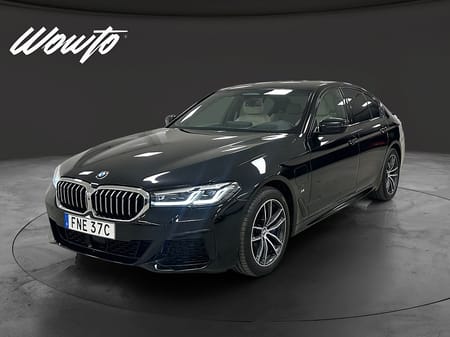 BMW 545e xDrive Sedan 545 M Sport / HUD / Dragkrok / Keyless