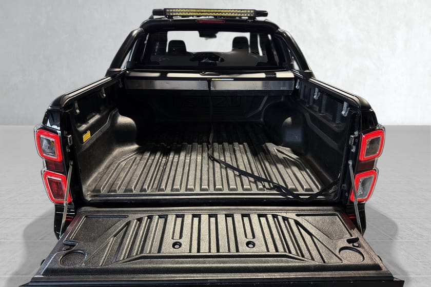 Bilde 4 av Isuzu D-Max Dobbelcab 1,9 DOUBLE CAB BLACK EDITION/WEBASTO/EKSTRALYS/BØYLER