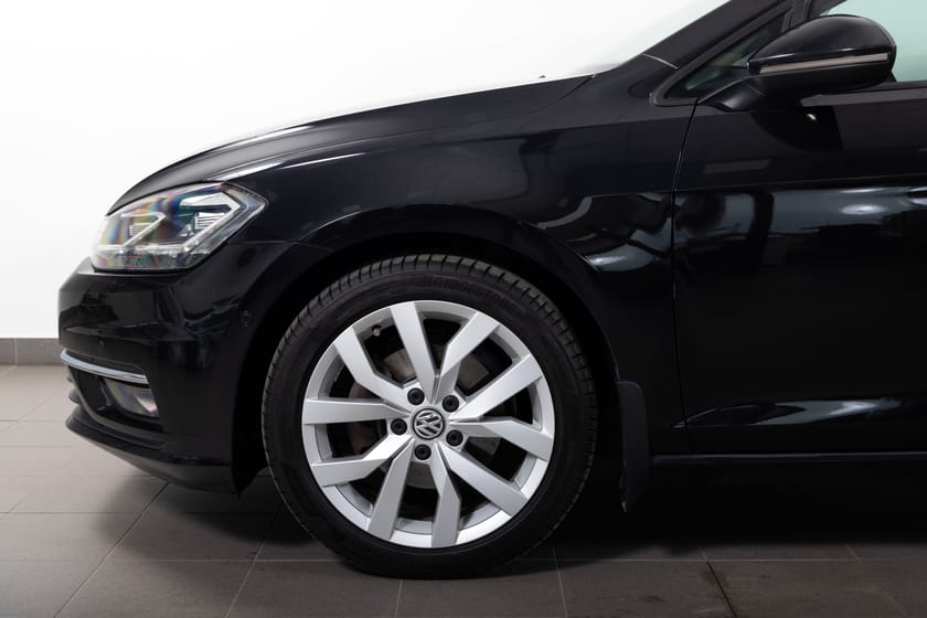 Bild 4 av Volkswagen Golf 1.4 TSI Cockpit / P-Värmare / Backkamera