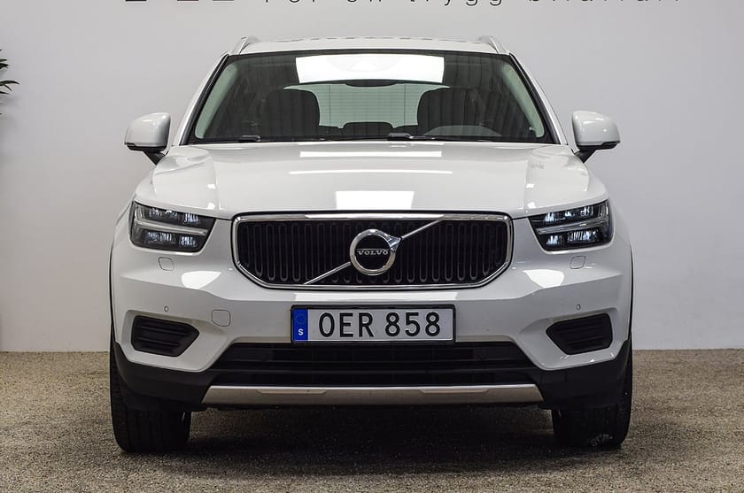 Bild 4 av Volvo XC40 T2 Momentum Advanced Backkamera CarPlay GPS Garanti