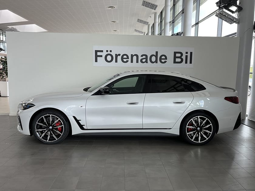 Bild 3 av BMW i4 M60 xDrive Gran Coupé M Sport Pro 19" H/K Drag Rattvärme