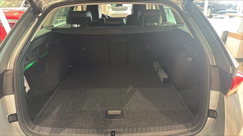 Bild 1 av Škoda Octavia Kombi SELECTION 1,5 TSI M-HEV 116 HK DSG