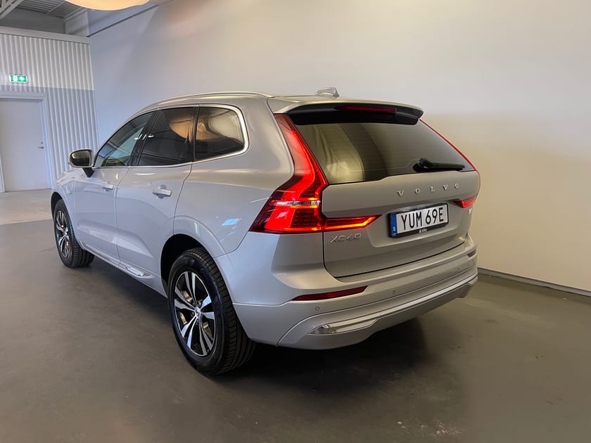 Bild 3 av Volvo XC60 Recharge T6 Core Edition / Backkamera / Panoramatak / Navigation /