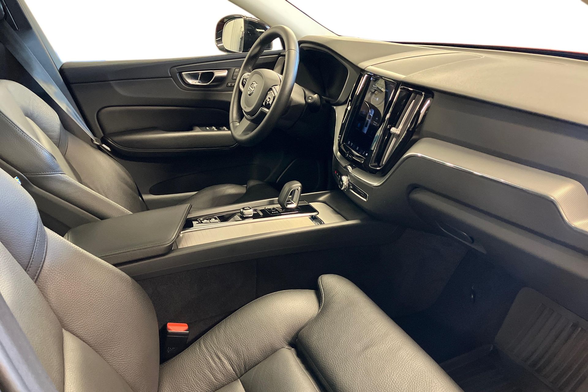 Volvo XC60 Recharge T6 Plus Dark 2023, kuva 7/10