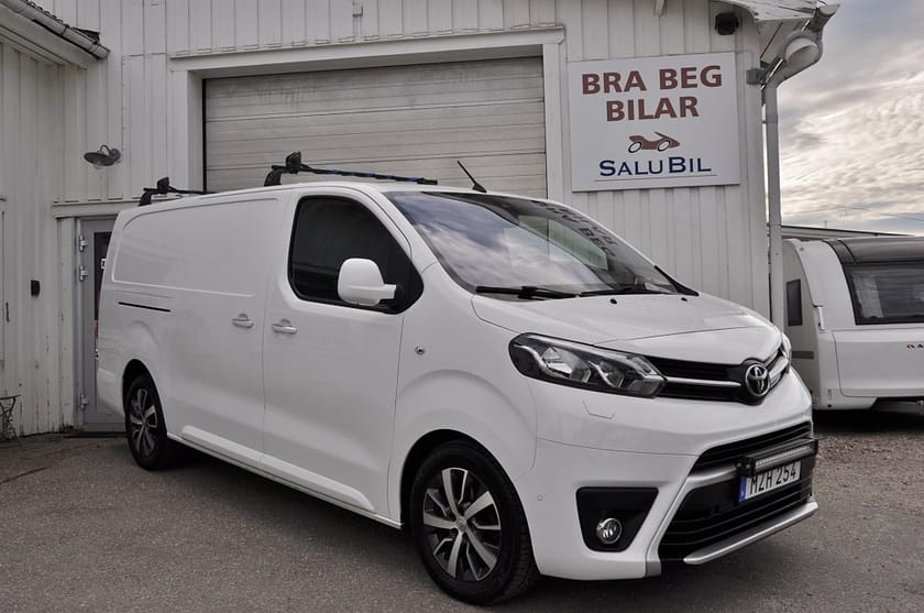 Bild 1 av Toyota Proace 2.0 Lång 2-dörrar 120hk Proffesional Värmare Drag HUD