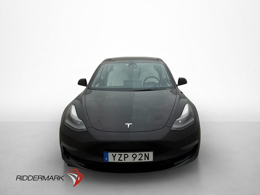 Bild 2 av Tesla Model 3 Long Range AWD Autopilot Ljus Interiör Drag