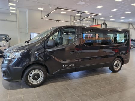 Renault Trafic Kombi Passenger 9-sits Värmare Moms Drag