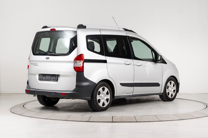 Bilde 3 av Ford Transit Courier 1,5 TDCi 75hk Trend Auksjon! Les tekst!