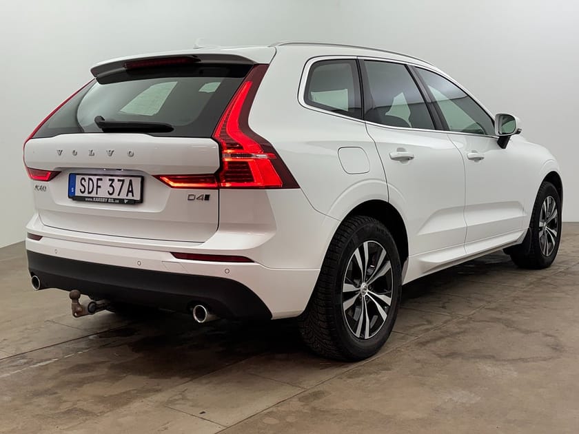 Bild 5 av Volvo XC60 D4 AWD 190hk Momentum Adv Backkamera Drag Navi Skinn