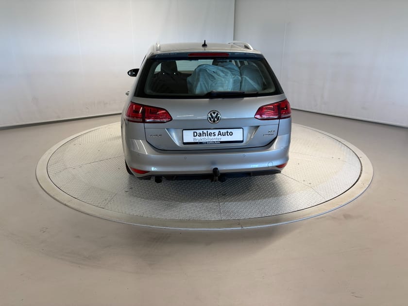 Bilde 4 av Volkswagen Golf Stasjonsvogn Highl 105hk DSG ACC/Krok/P.sens f+b/P.varmer/DAB/Outlet