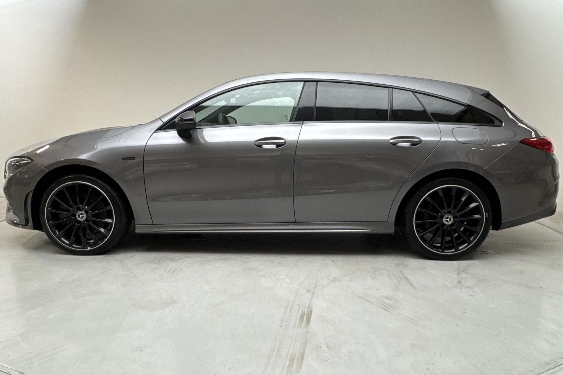 Mercedes-Benz CLA 250 e Shooting Brake 2021, bild 2/10