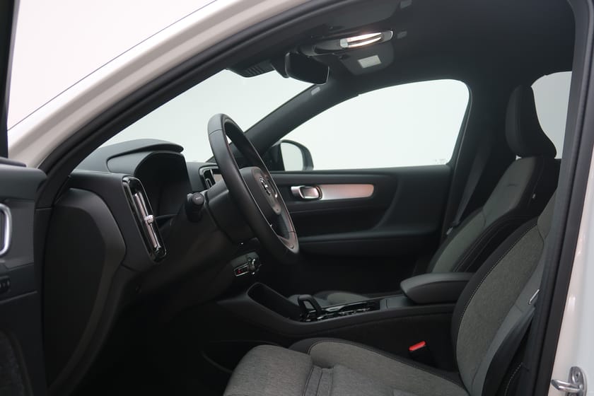 Bild 4 av Volvo XC40 B4 FWD Bensin Plus Dark