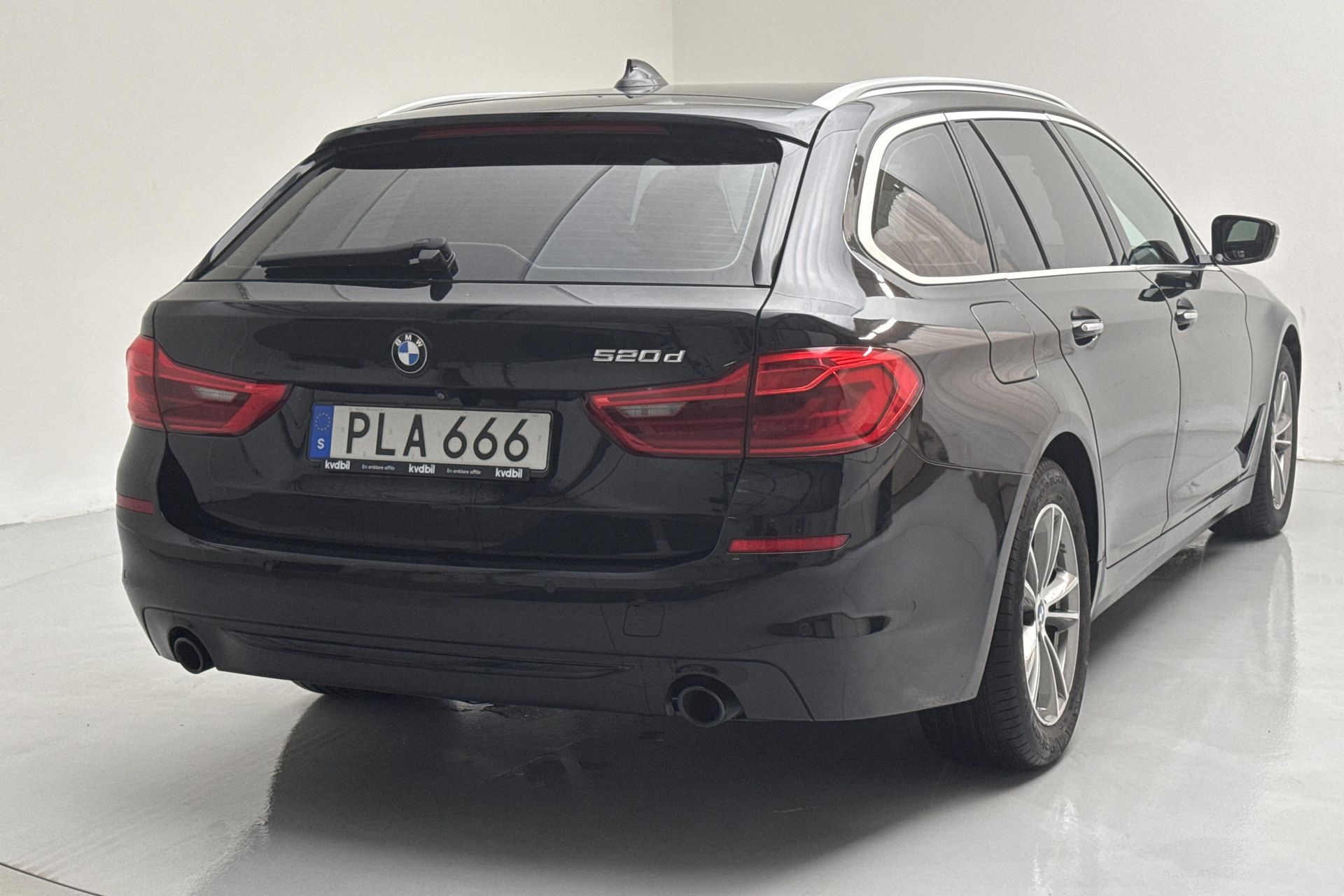 BMW 520 d Touring 2018, kuva 3/10