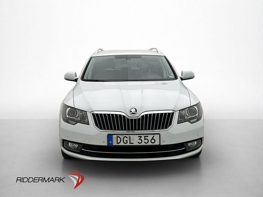 Bild 2 av Škoda Superb Kombi Skoda 2.0 TDI Elegance Drag Navi Sensorer 0,57l/mil