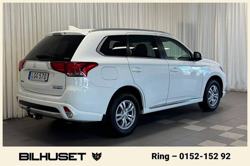Bild 3 av Mitsubishi Outlander PHEV CVT City Dragkrok B-Kamera Keyless
