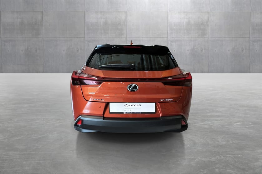 Bilde 4 av Lexus UX 300e Premium Tech 448km WLTP skinnseter ++