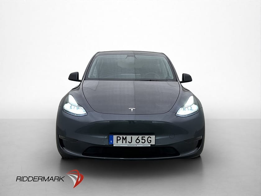 Bild 3 av Tesla Model Y Long Range AWD Pano Autopilot Sv-Såld
