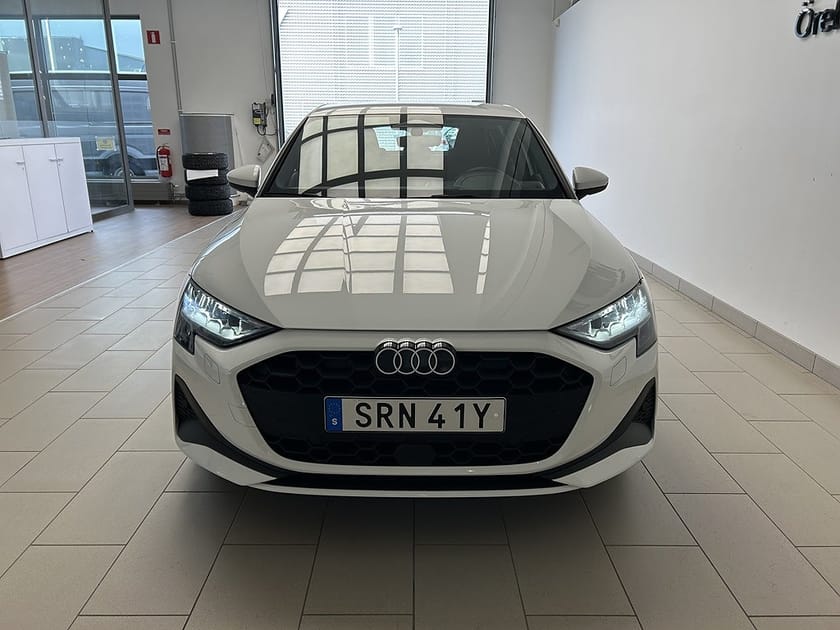 Bild 2 av Audi A3 Sportback 35 TFSI 150hk PROLINE / Backkamera