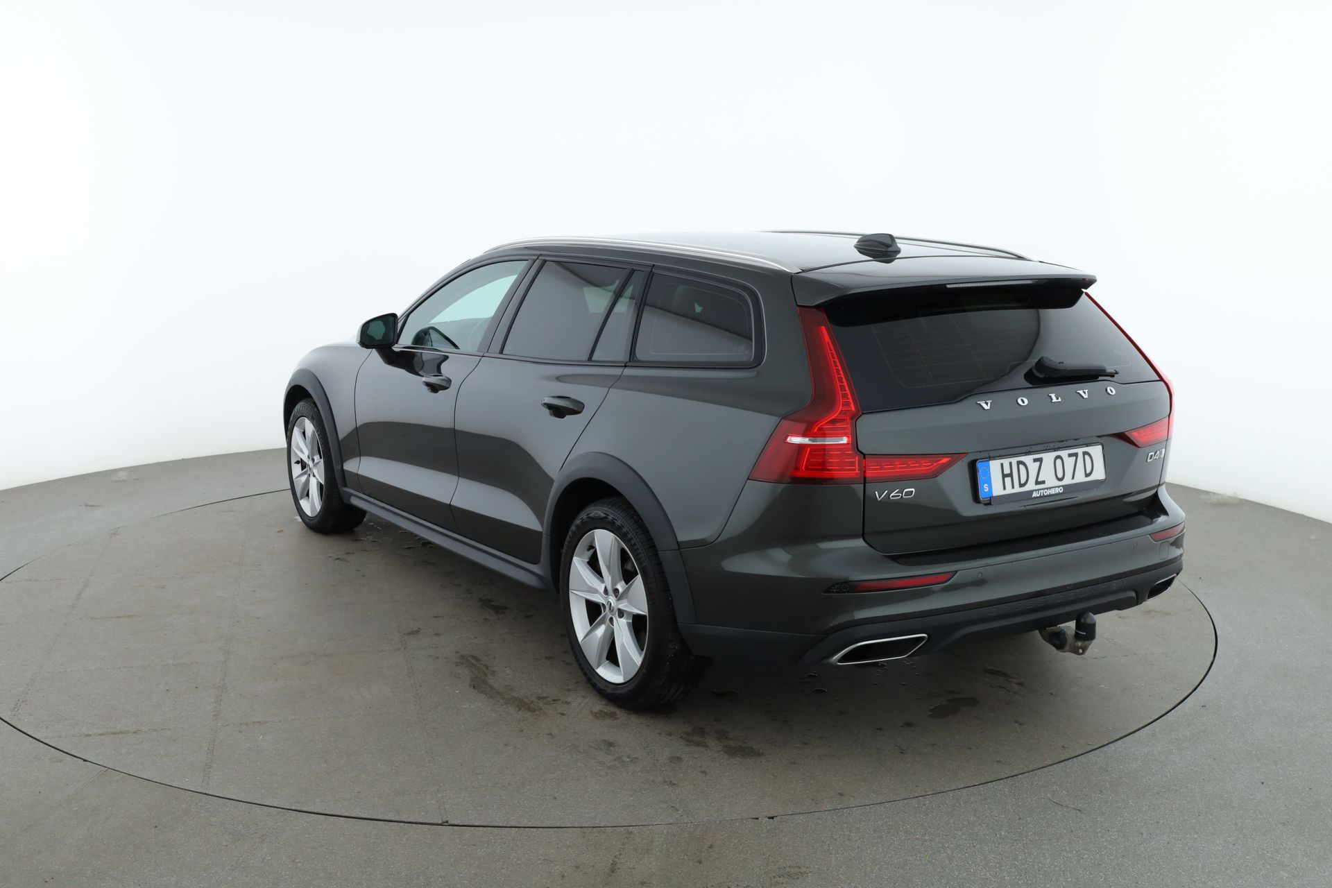 Volvo V60 Cross Country 2019, kuva 3/10