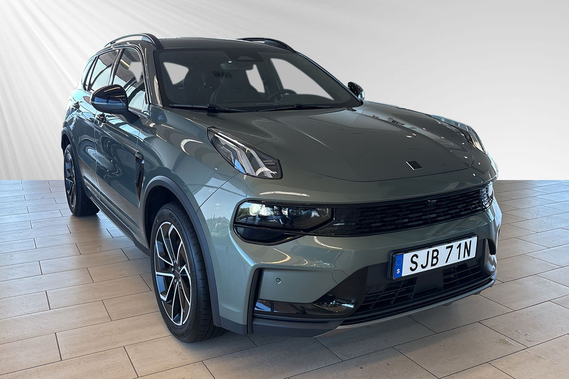 Lynk & Co 01 PHEV 2025, photo 5/10