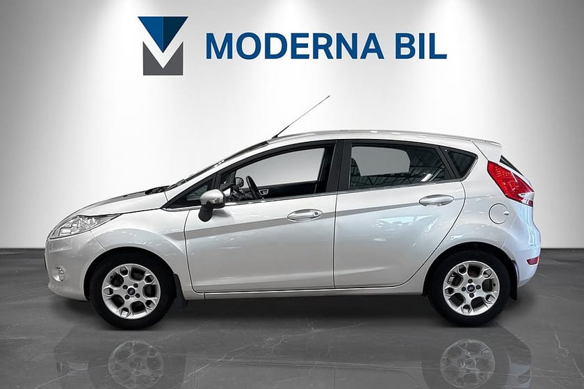 Bild 3 av Ford Fiesta 5-dörrar 1.25 82hk Titanium M-värmare Kamrem bytt