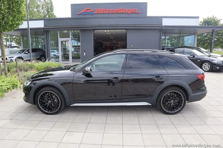 Audi A4 allroad quattro 40 TDI 204hk Momsbil Black Edition Navi Skinn Drag 1 Ägare