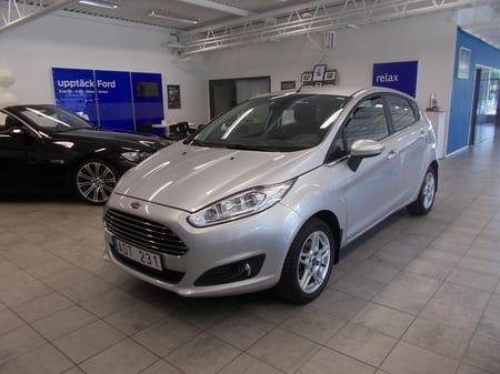 Ford Fiesta Titanium 1.0 80hk Kamremsbytt/LågSkatt/S&Vhjul