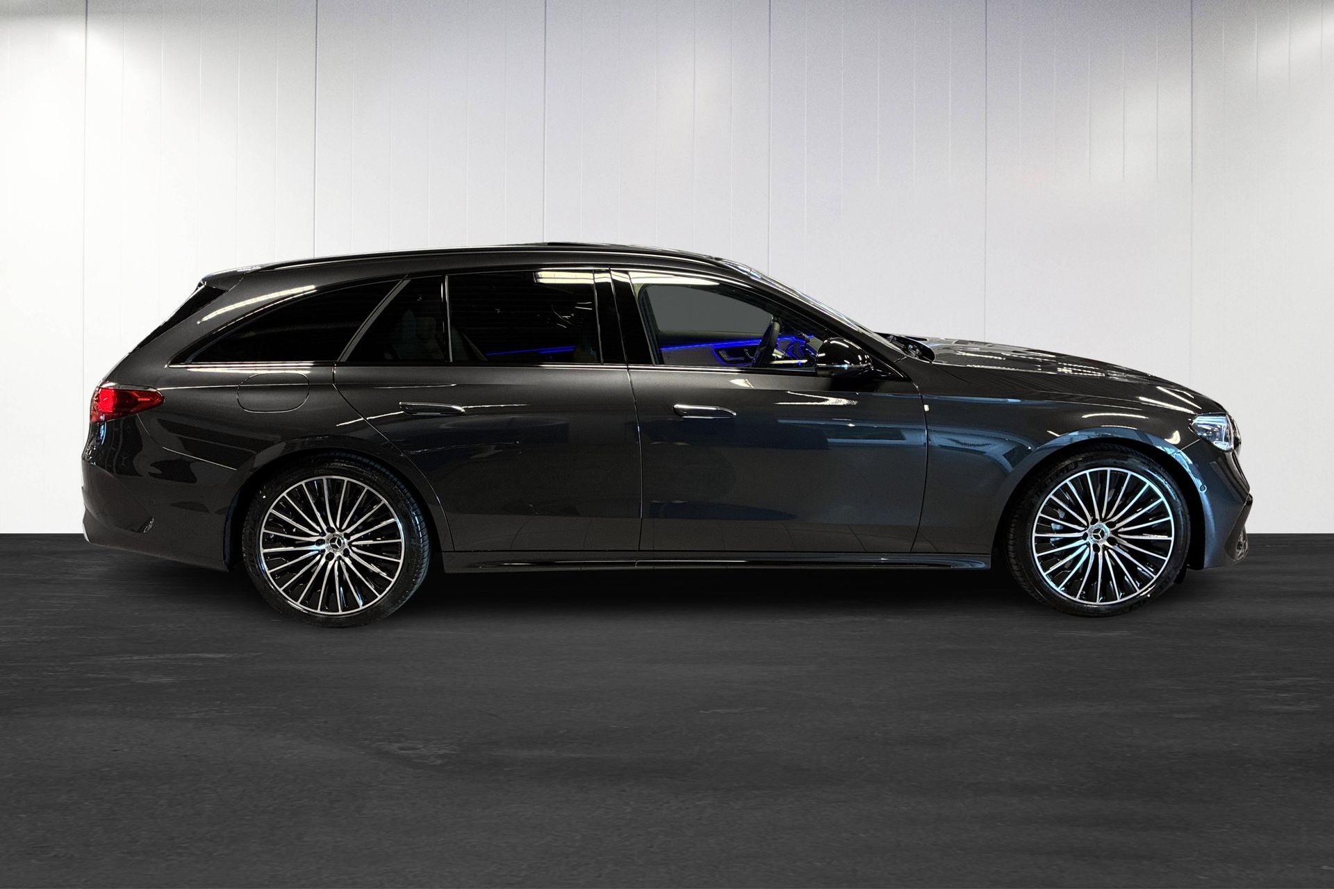 Mercedes-Benz E 300 DE 4M 2026, bild 7/31