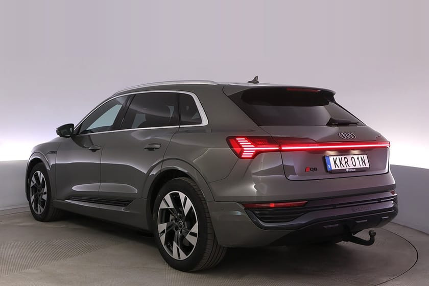 Bild 4 av Audi Q8 55 e-tron quattro q8-e-tron Pano Drag B&O BLIS 360 AdapFarth