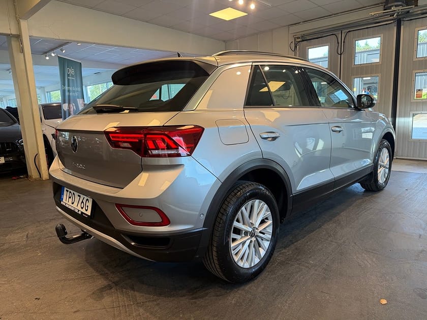 Bild 4 av Volkswagen T-Roc 1.5 TSI ACT OPF Aut Drag Värmare Carplay MOMS 150hk
