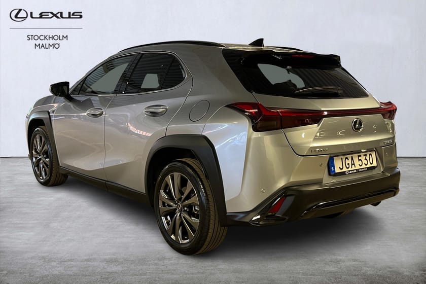 Bild 3 av Lexus UX 250h F Sport Design Skinn Backkamera Navigation