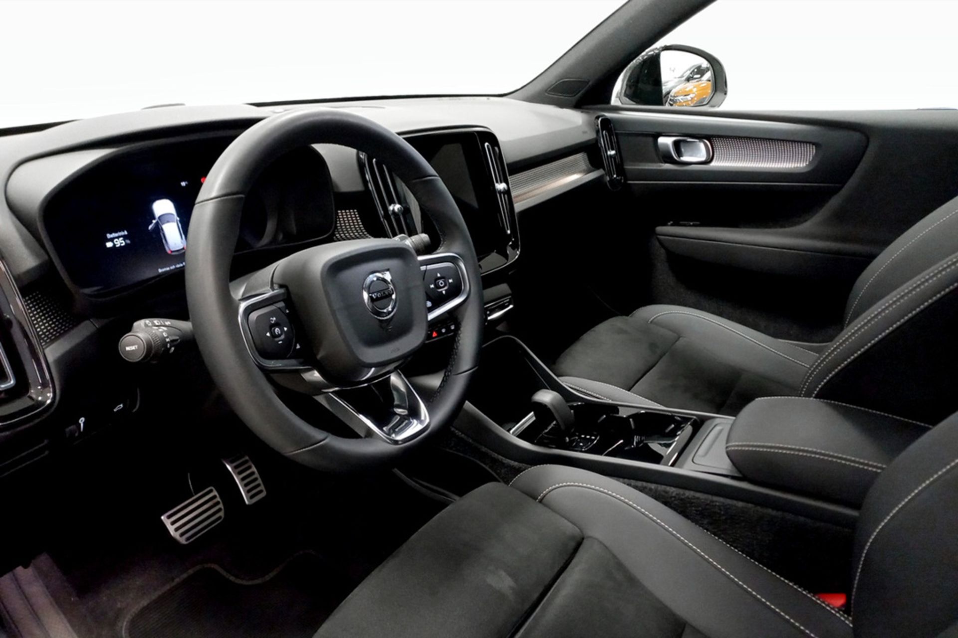 Volvo XC40 Plus 2022, bild 5/9