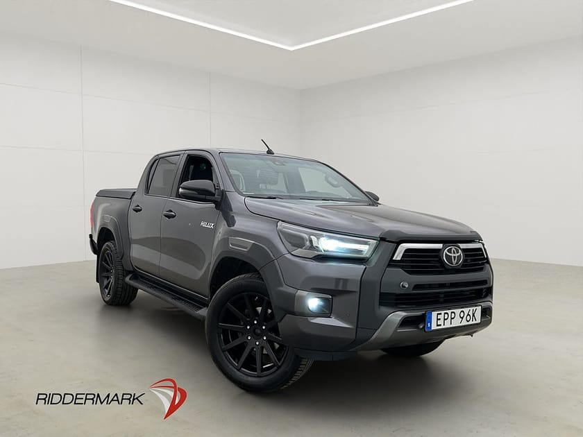 Bild 3 av Toyota Hilux Dubbelhytt Invincible 2.8 4WD Värm JBL Drag CARPLAY MOMS