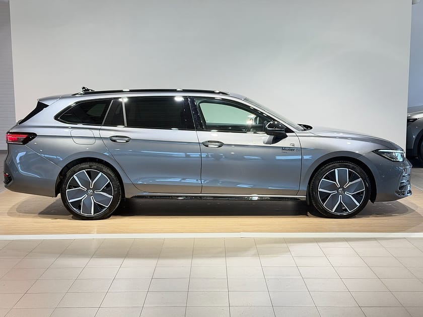 Bild 3 av Volkswagen Passat Variant eHybrid 1.5TSI R-Line Dragkrok Värmepump | DEMO