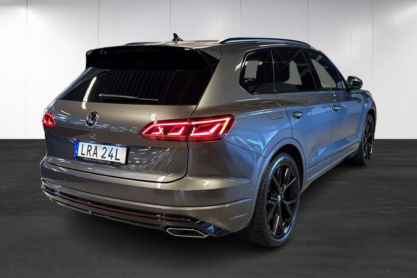 Bild 3 av Volkswagen Touareg R eHybrid 4M | Luftfjädring | Pano | Drag | Cockpit | Navi |
