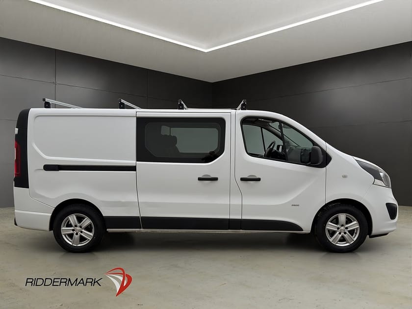 Bild 2 av Opel Vivaro Skåpbil Dubbelhytt L2 Värmare Dragkrok B-Kamera 6-Sits