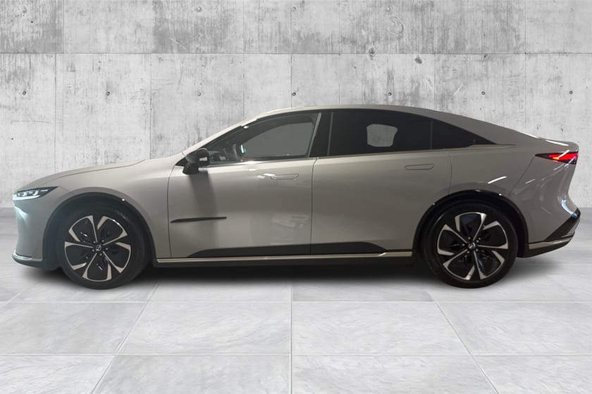 Bilde 2 av Mazda 6e Standard Range SR Takumi Plus/360/Panorama/Sony/479wltp